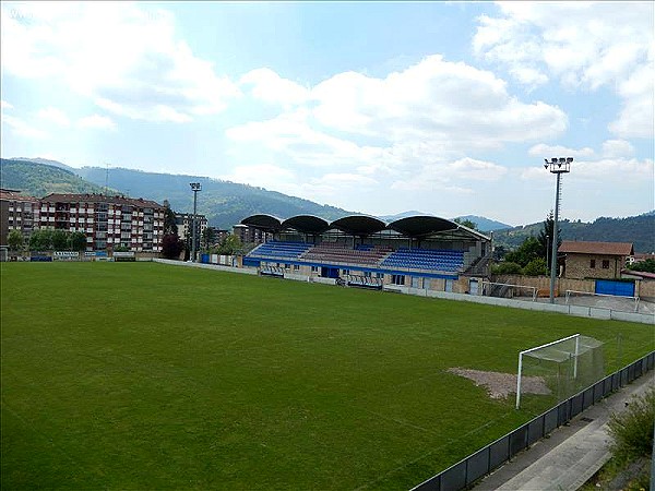 Campo Municipal de Urritxe - Amorebieta-Echano, PV