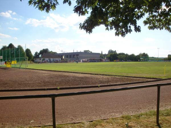 Merödgener Stadion - Inden