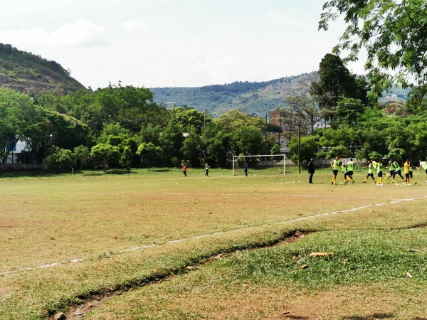 IE Politécnico Municipal de Cali Campo 1 - Cali