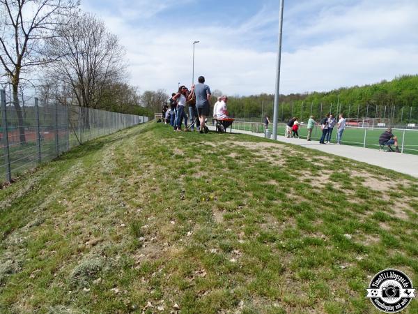 FV-Sportanlage - Kunstrasenplatz am Berg - Löchgau