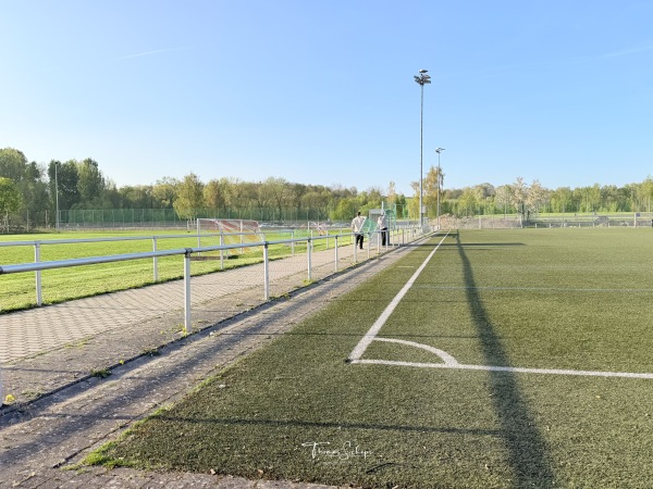 Lossetalstadion Nebenplatz 1 - Kaufungen-Oberkaufungen