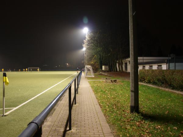 Sportplatz Sulzbachstraße - Ostpark-Arena - Düsseldorf-Grafenberg