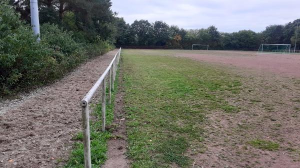 Stadion Roschdohler Weg B-Platz - Neumünster-Einfeld