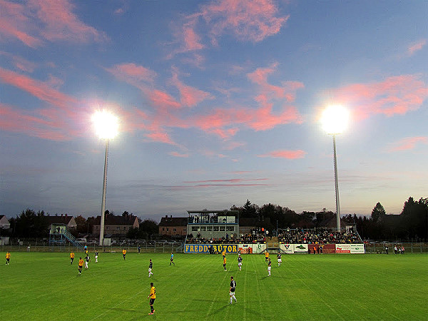 Perutz-stadion - Pápa