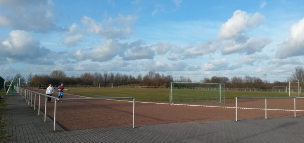 Sportplatz Einstein-Gymnasium - Magdeburg-Neu Olvenstedt