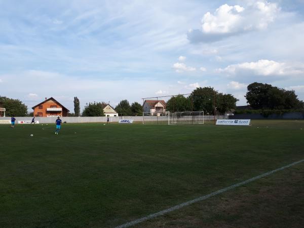 Stadion FK Budućnost - Dobanovci