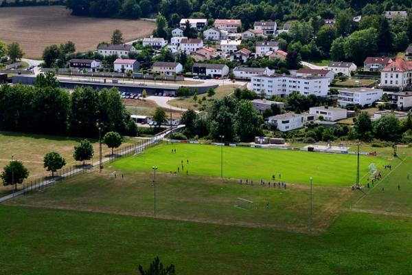 Blick von Burg Eichstätt (Willibaldsburg) auf die Sportanlagen