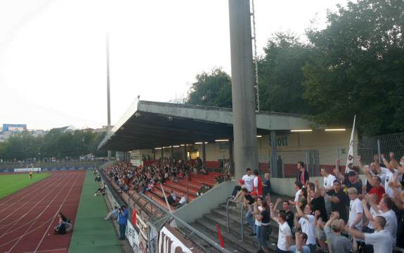 Südstadion im Jean-Löring-Sportpark - Köln-Zollstock