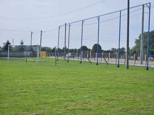 Boisko Komorniki - Komorniki
