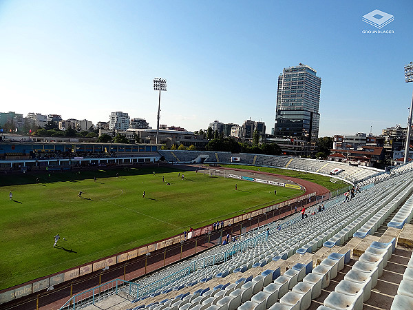 Stadiumi Kombëtar Qemal Stafa - Tiranë (Tirana)