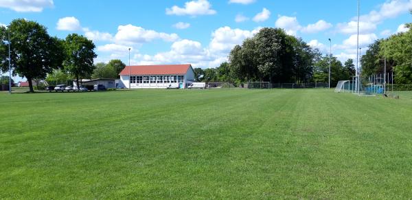 Sportplatz Ovenstädt - Petershagen/Weser-Ovenstädt