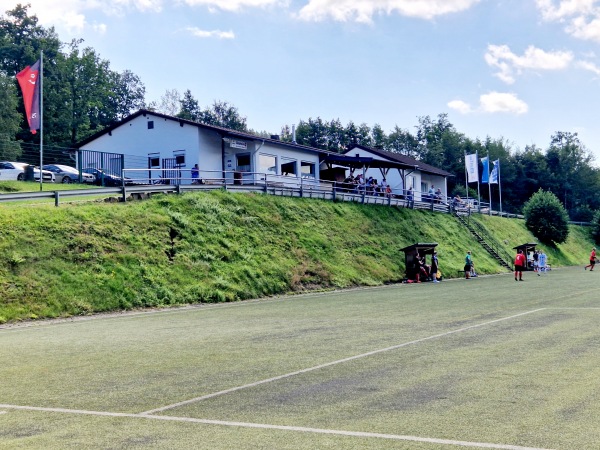 Waldstadion - Kirchhundem-Nieder-Albaum