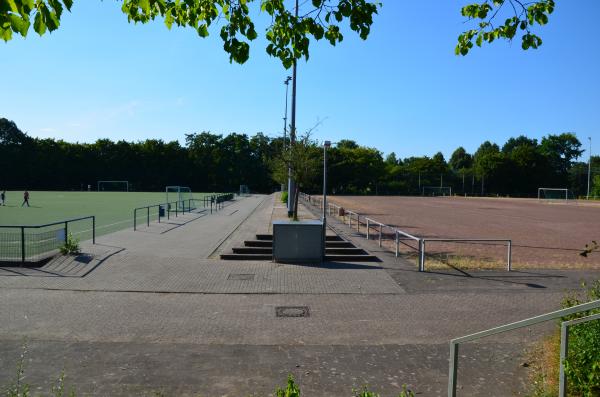 Bezirkssportanlage Koblenzer Straße Platz 3 - Düsseldorf-Garath