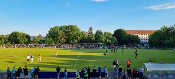 Alfred-Just-Stadion - Dachwig