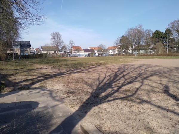 Sportplatz an der Grundschule - Bielefeld-Hillegossen