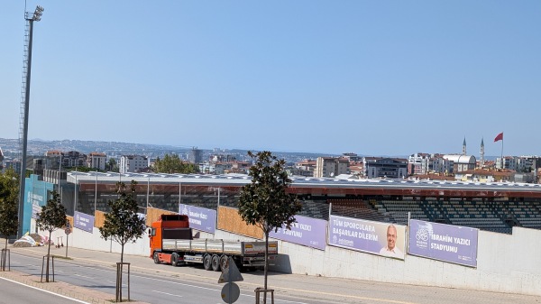 İbrahim Yazıcı Stadyumu - Ni̇lüfer/Bursa