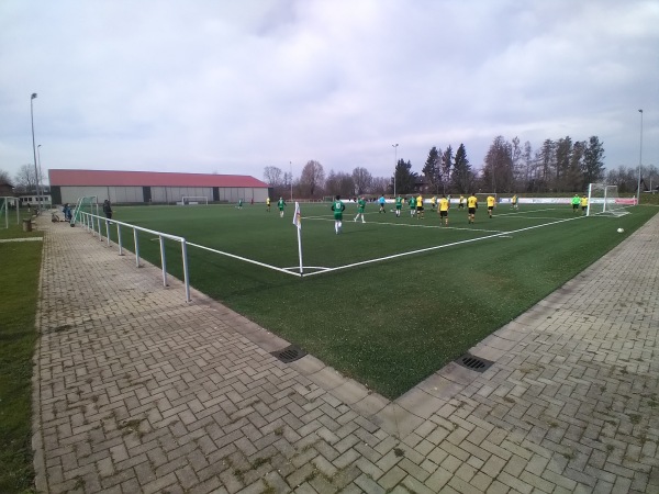 Dieter-Rabe-Vereinszentrum Platz 2 - Lage/Lippe-Kachtenhausen