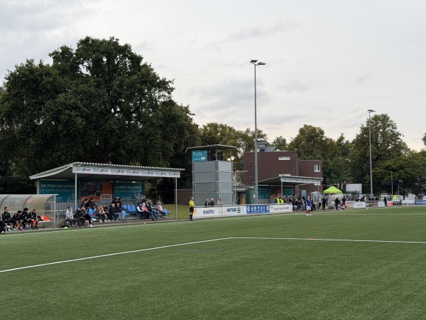 Edmund-Plambeck-Stadion Nebenplatz 1 - Norderstedt-Garstedt