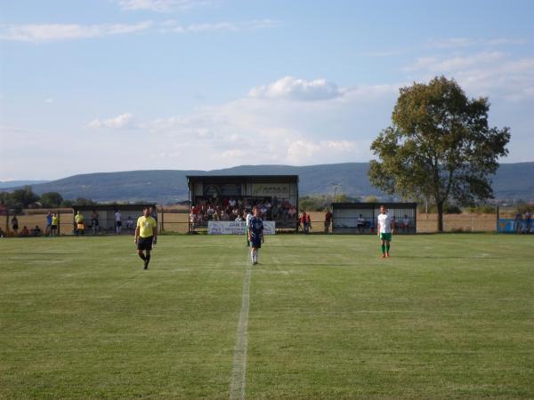 Futbalový štadión - Podlužany