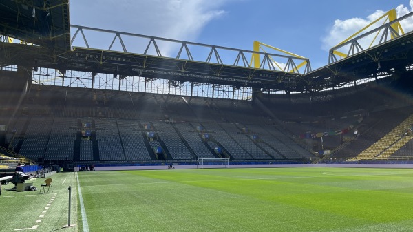 Signal-Iduna-Park - Dortmund-Westfalenhalle