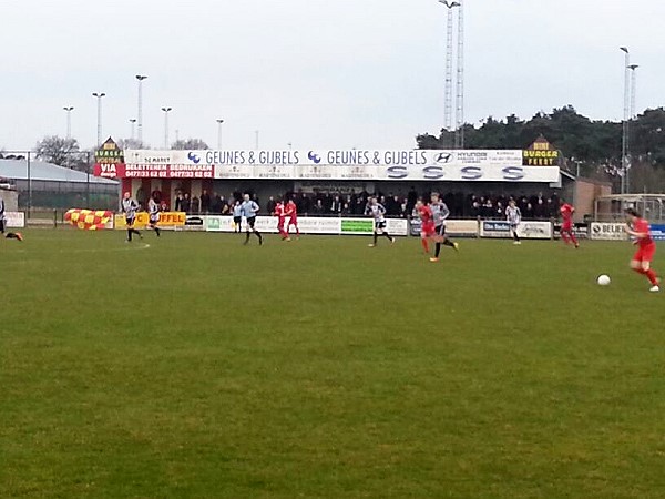 Gemeentelijk Stadion De Roosen - Pelt-Boseind