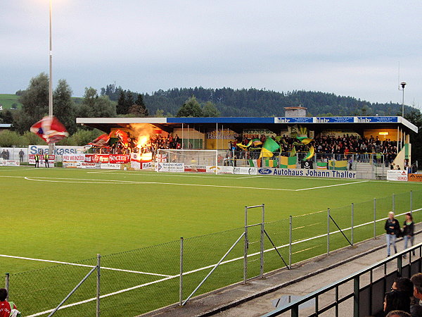 Black Crevice Stadion - Vöcklamarkt