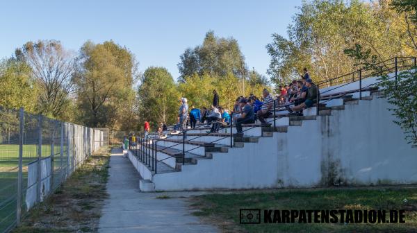 Stadionul Comunal - Vlădești