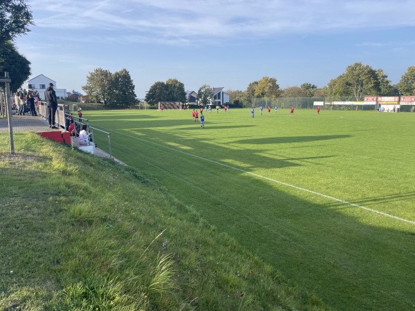 Strimmiger-Berg-Arena - Mittelstrimmig