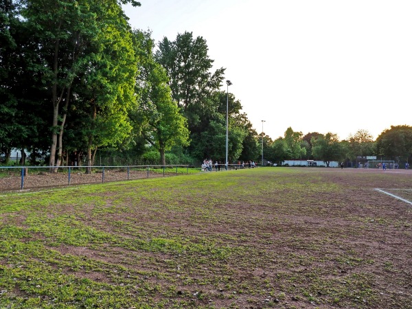 Sportplatz Wiesbadener Straße - Duisburg-Obermeiderich