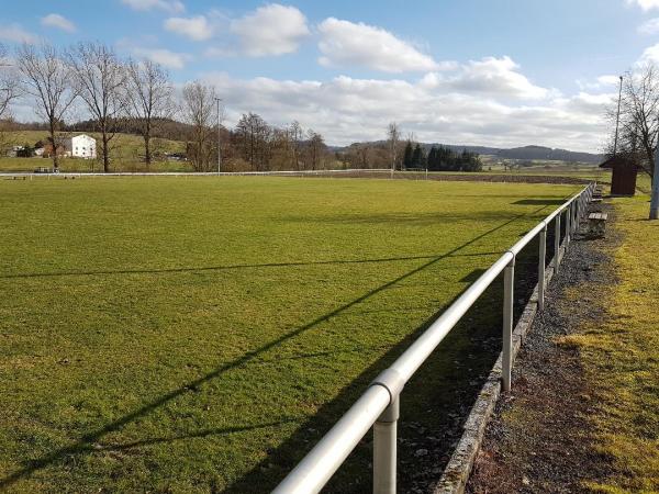 Sportplatz Hahnwiese - Mücke-Groß-Eichen