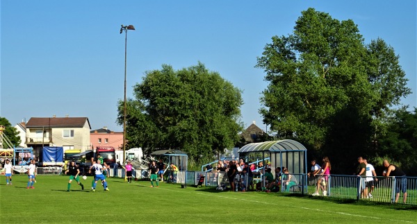Futbalový štadión Malé Leváre - Malé Leváre