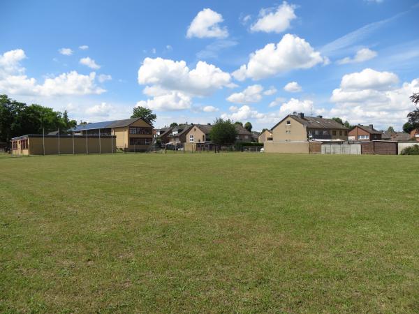 Sportplatz an der Schule - Bedburg-Kirdorf