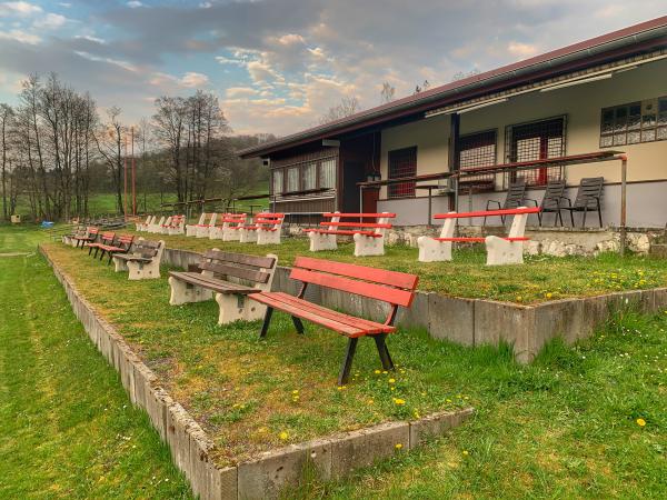 Sportplatz Rinderbügen - Büdingen-Rinderbügen