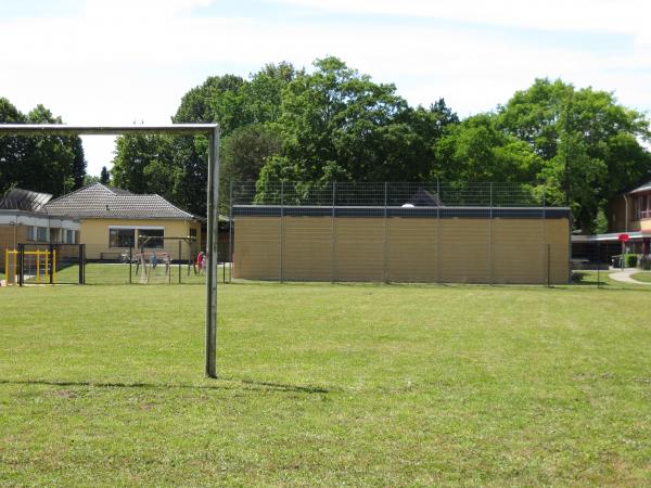 Sportplatz an der Schule - Bedburg-Kirdorf