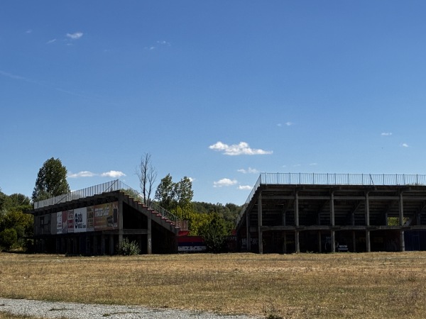 Stadion kraj Vašarišta - Obrenovac-Vašarište
