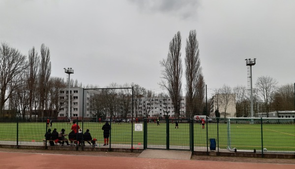 Sportplatz Dolgenseestraße - Berlin-Rummelsburg