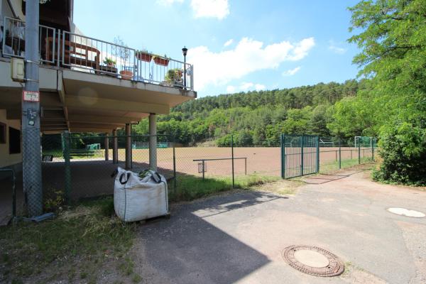 Sportplatz in der Mandel - Weisenheim/Berg
