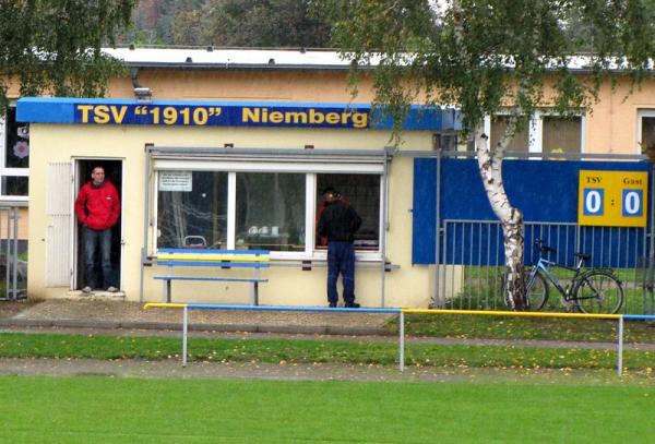 Sportanlage an der Schule  - Landsberg/Saalekreis-Niemberg 