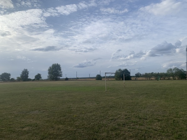 Paul-Büttner-Sportplatz 2 - Goldenstädt