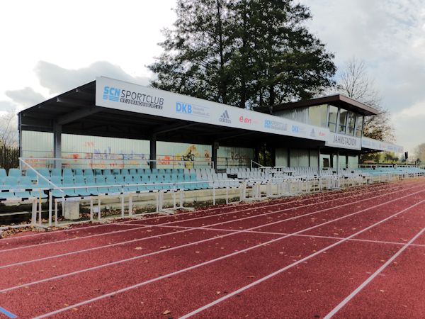 Friedrich-Ludwig-Jahn-Stadion im Jahn-Sportpark - Neubrandenburg