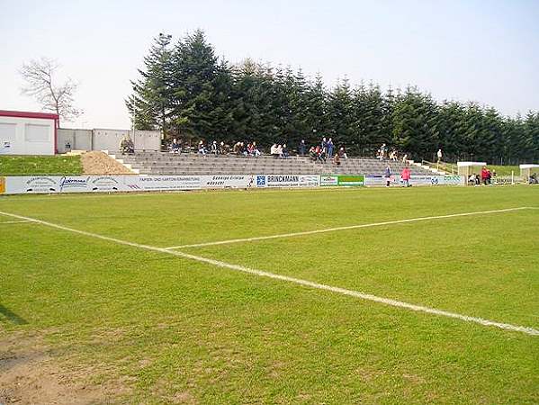 Ernst-Wagener-Stadion - Steinburg-Eichede