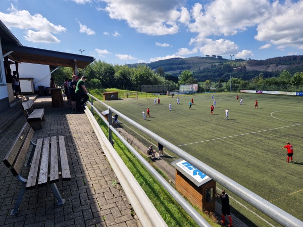 Waldstadion - Kirchhundem-Nieder-Albaum