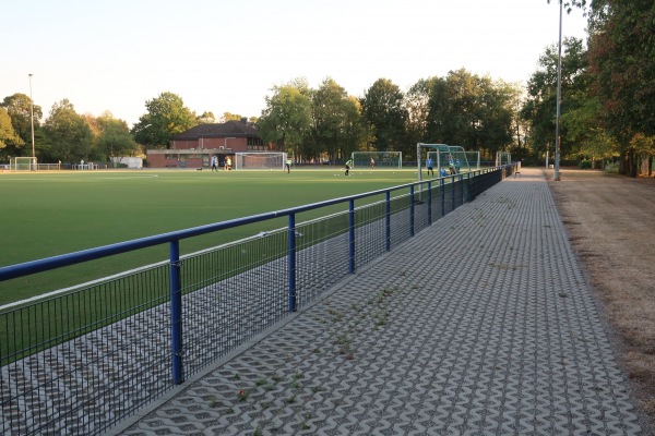 Bezirkssportanlage am Stadtwald Platz 2 - Neuss