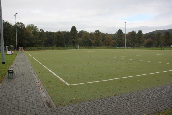 Sportplatz In der Au 2 - Roßbach/Wied