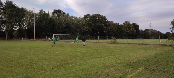 Sportplatz Obershagen B - Uetze-Obershagen