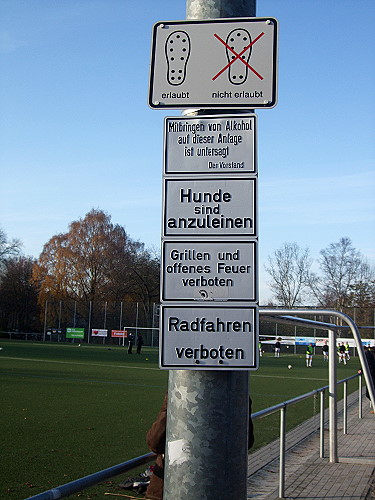 Bezirkssportanlage Riekbornweg - Hamburg-Schnelsen