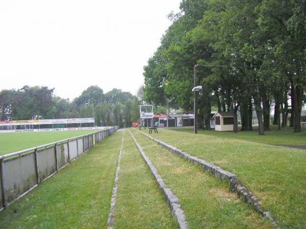 Walter-Steinkühler-Stadion - Emsdetten-Isendorf