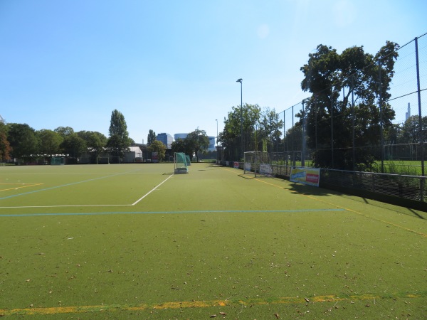 Bezirkssportanlage NeckarPark - Mercedesstraße Hockey-Platz - Stuttgart-Bad Cannstatt