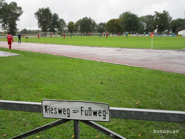 Stadion Tratteilstraße - Mering