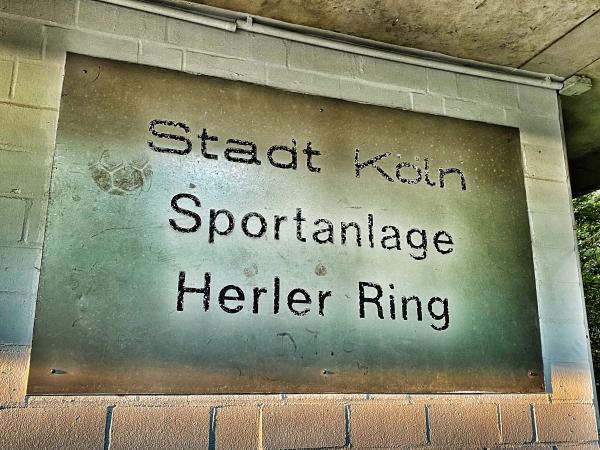 Sportplatz Herler Ring - Köln-Buchheim